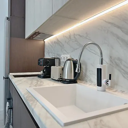 Aura 1 Bdr Brand New Fast Wi-fi & Balcony * Sofie