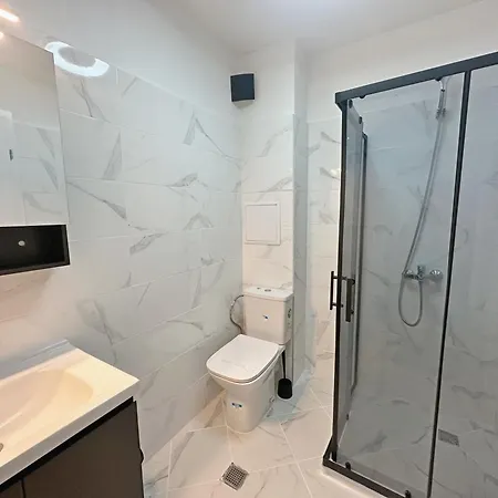 Aura 1 Bdr Brand New Fast Wi-fi & Balcony * Sofie