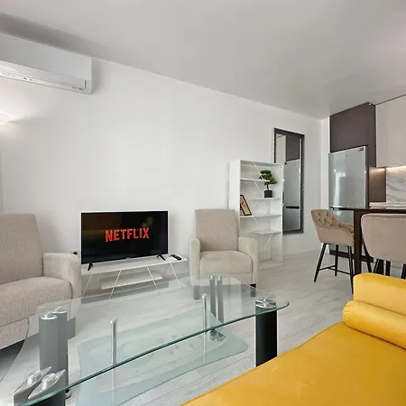 Aura 1 Bdr Brand New Fast Wi-fi & Balcony Apartmán