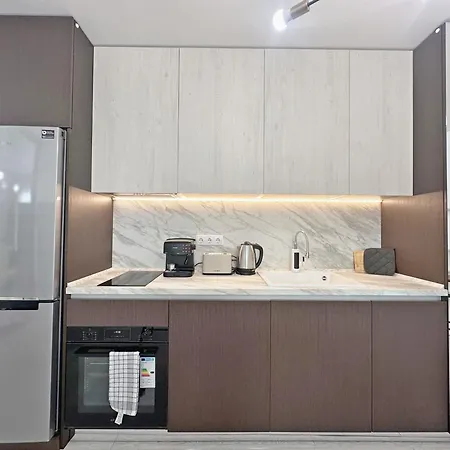 Aura 1 Bdr Brand New Fast Wi-fi & Balcony Apartmán *