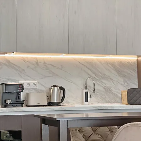Aura 1 Bdr Brand New Fast Wi-fi & Balcony