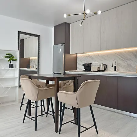 Aura 1 Bdr Brand New Fast Wi-fi & Balcony Apartmán